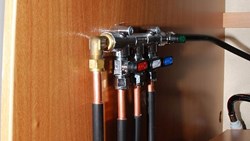 Gas valve manifold