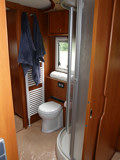 Flush toilet