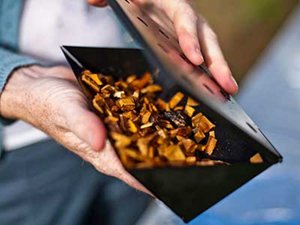 Use smoking chips to flavour your food