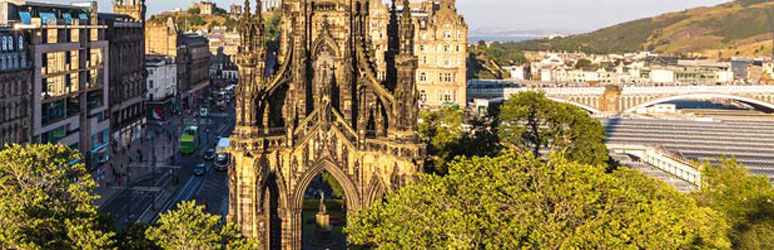 scott monument in edinburgh