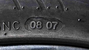 Unbraked trailer tyre age mark