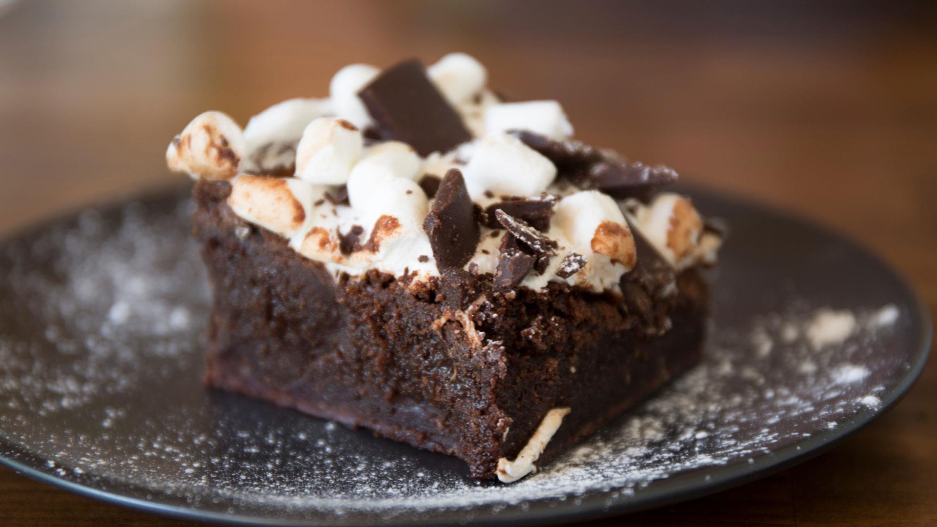 Brownie with marshmallows