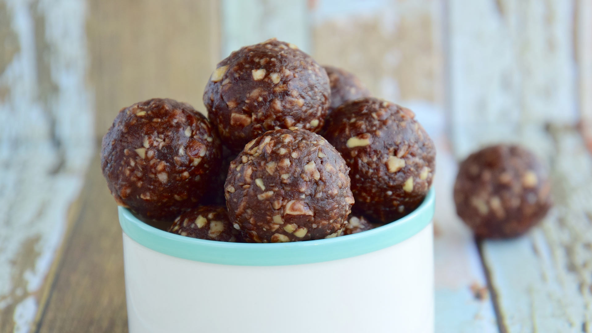 Chocolate energy bites