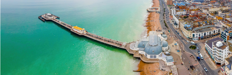 worthing pier and coastline