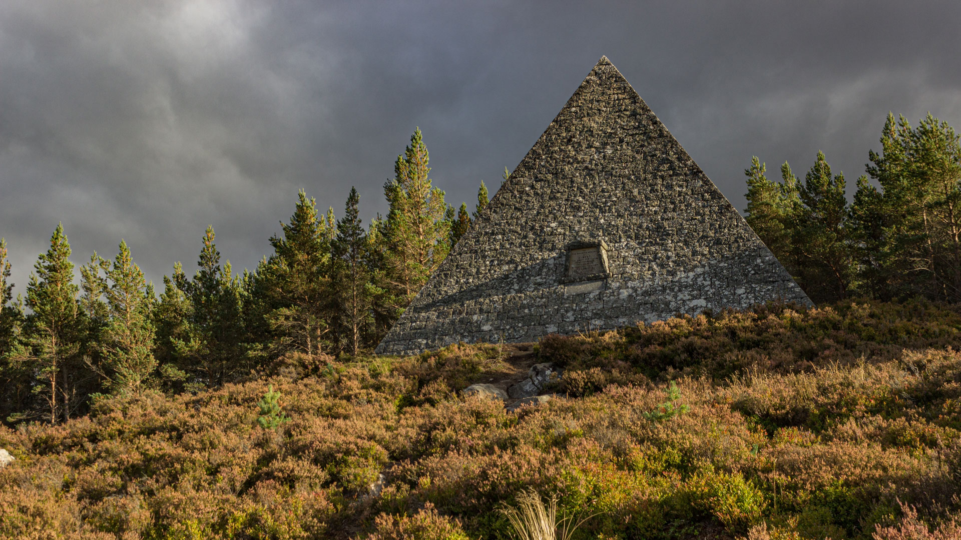 Prince Alberts Cairn