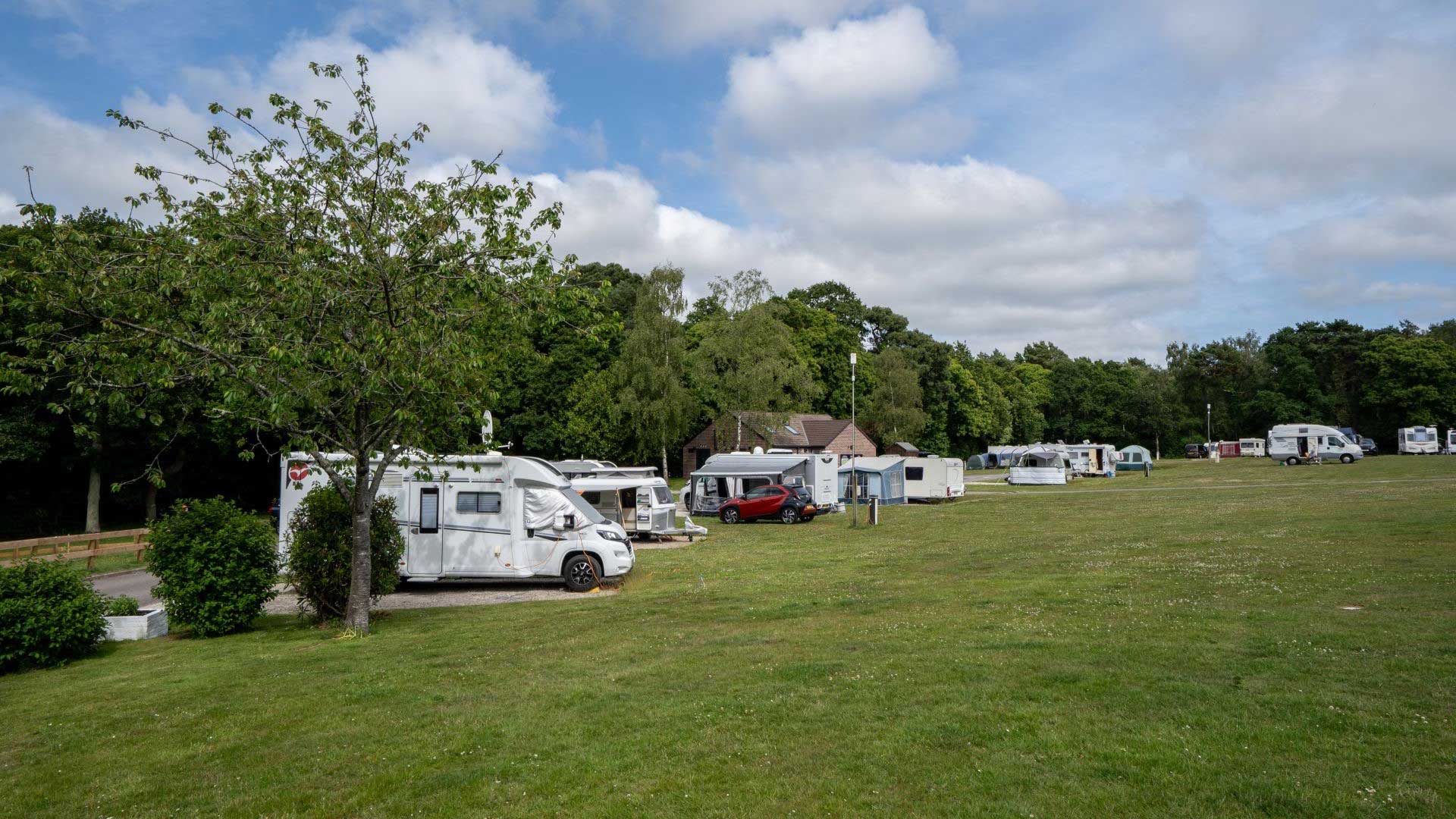 Moreton - Camping and Caravanning Club Site
