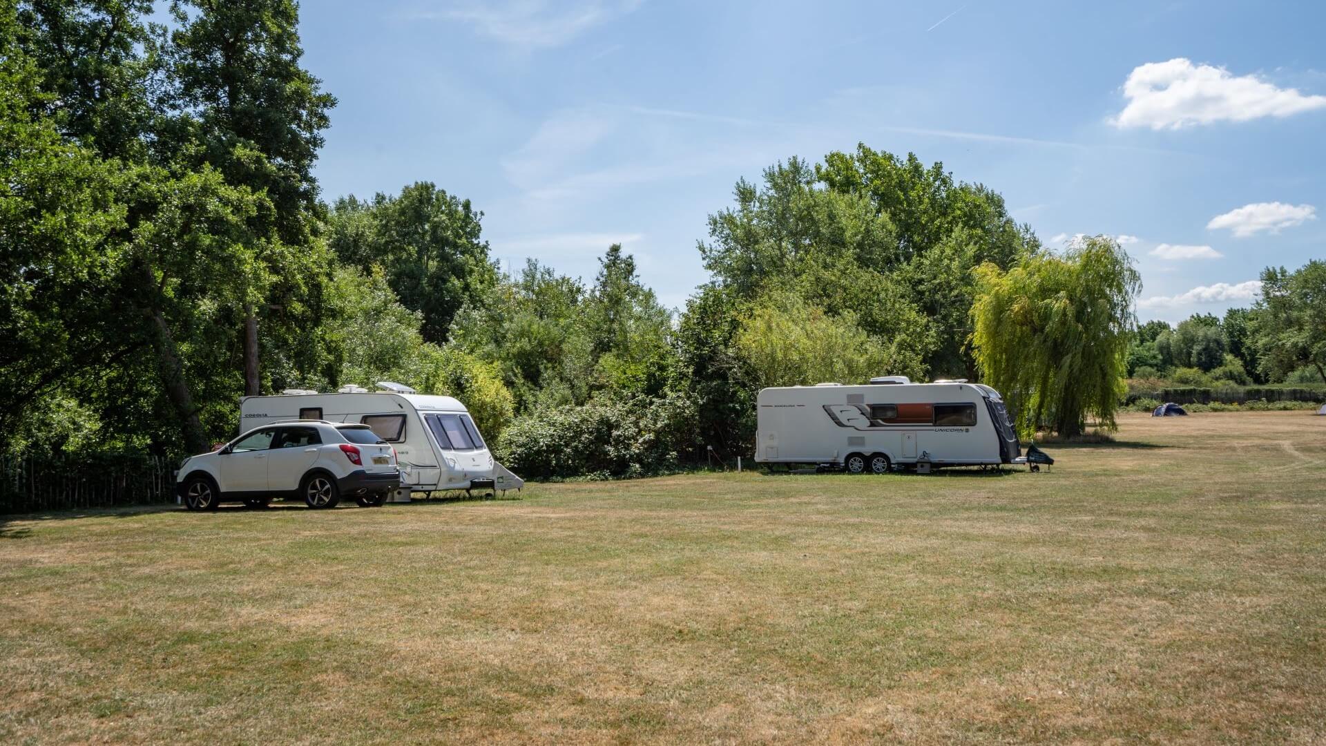Walton-on-Thames Camping and Caravanning Club Site — photo 5