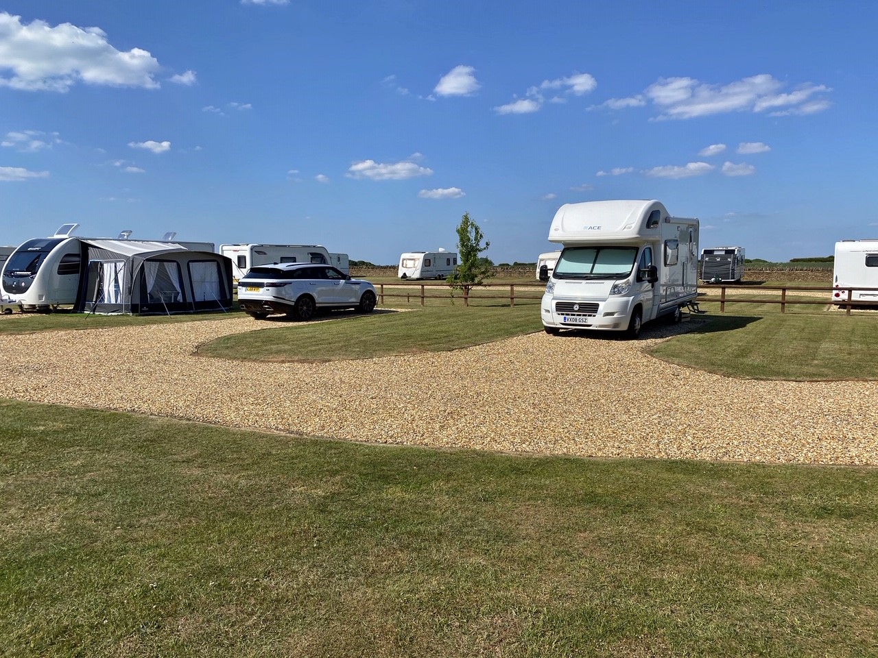 Chipping Norton - Cotswold Hills Country Park - The Camping and
