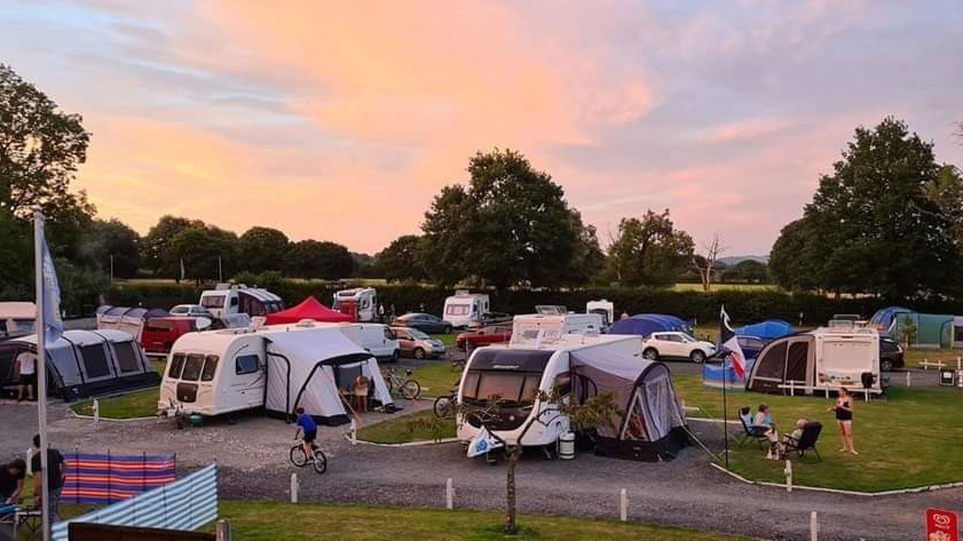 Much Wenlock Walnut Cottage Caravan Park The Camping and