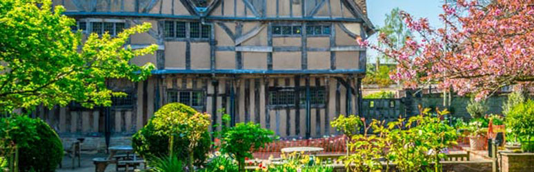 shakespeares birthplace in stratford-upon-avon