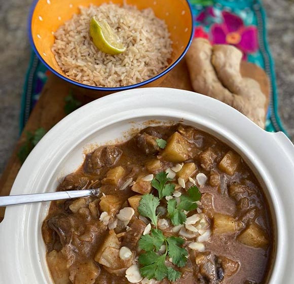 Aubergine, mushroomand coconut curry