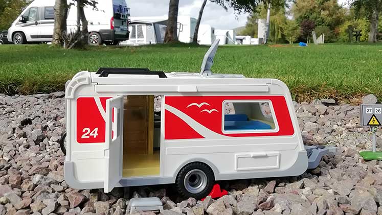 Playmobil caravan