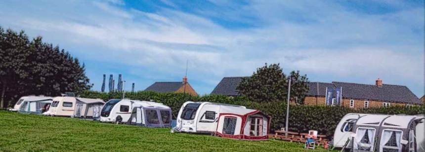 Barnstones Caravan & Camping Site Campsite | Explore Oxfordshire from